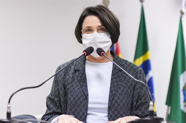 Auxílio emergencial e renda básica para cultura são temas de moções
