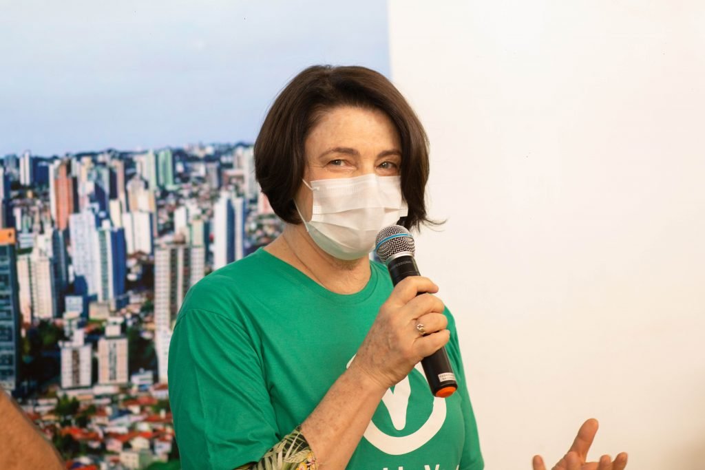 Candidata à prefeita Nancy Thame durante convenção do PV